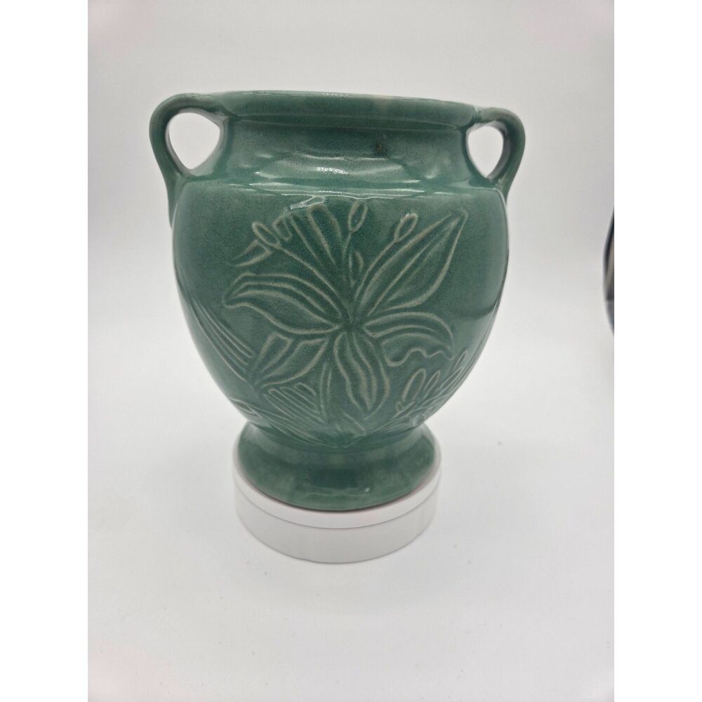 Large Vintage USA Art Pottery 9 Inch Lily Vase